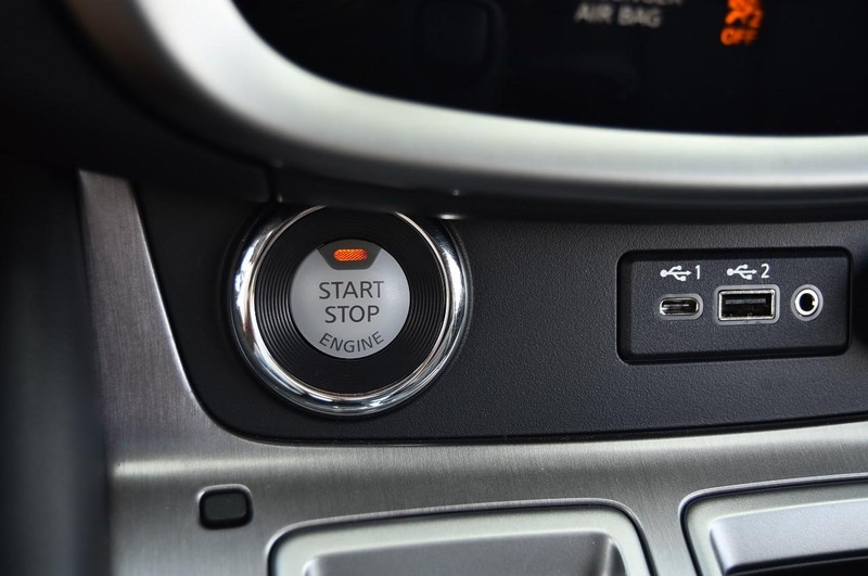 Nissan Murano Vehicle Image 17