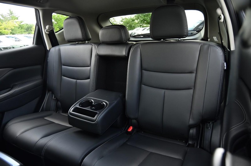 Nissan Murano Vehicle Image 22