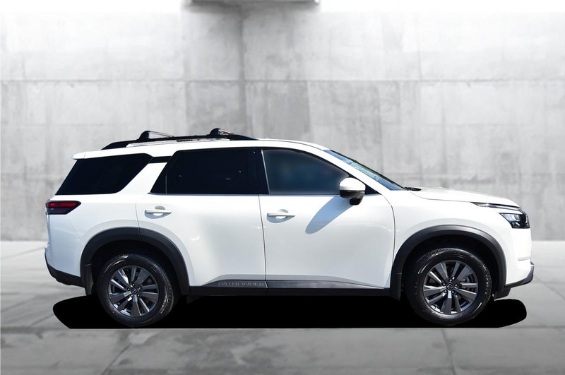 Nissan Pathfinder Vehicle Image 05