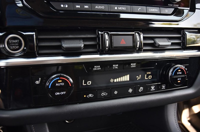 Nissan Pathfinder Vehicle Image 15
