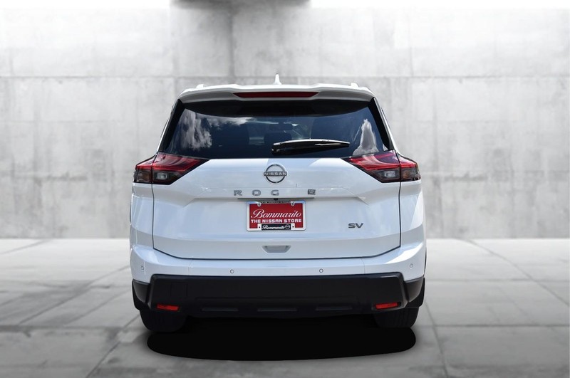 Nissan Rogue Vehicle Image 06