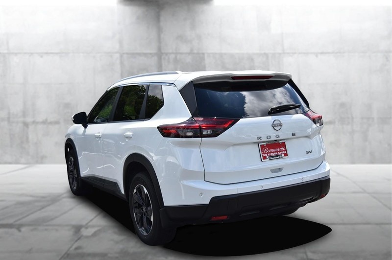 Nissan Rogue Vehicle Image 07