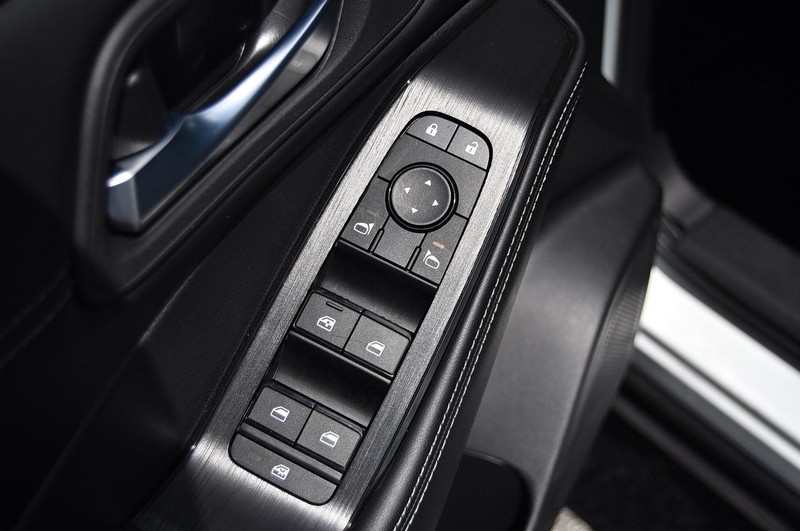Nissan Rogue Vehicle Image 09