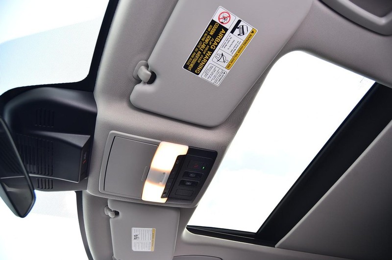 Nissan Rogue Vehicle Image 20