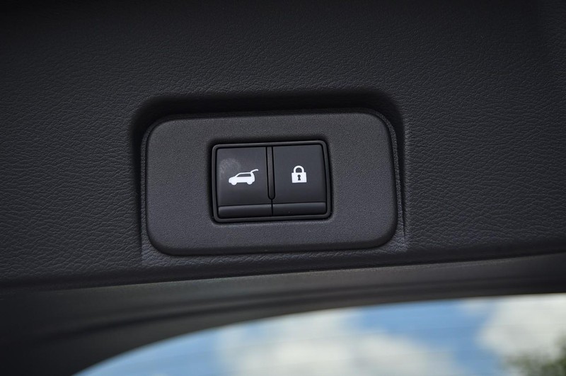 Nissan Rogue Vehicle Image 25