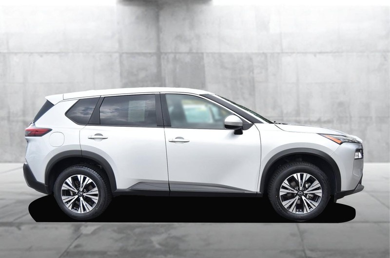 Nissan Rogue Vehicle Image 05