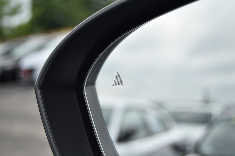 Nissan Rogue Vehicle Image 10