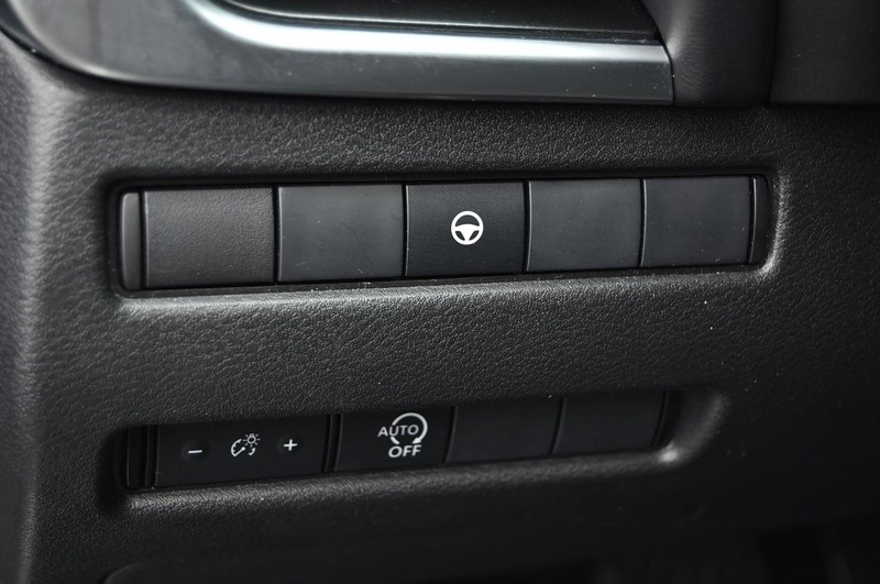 Nissan Rogue Vehicle Image 11