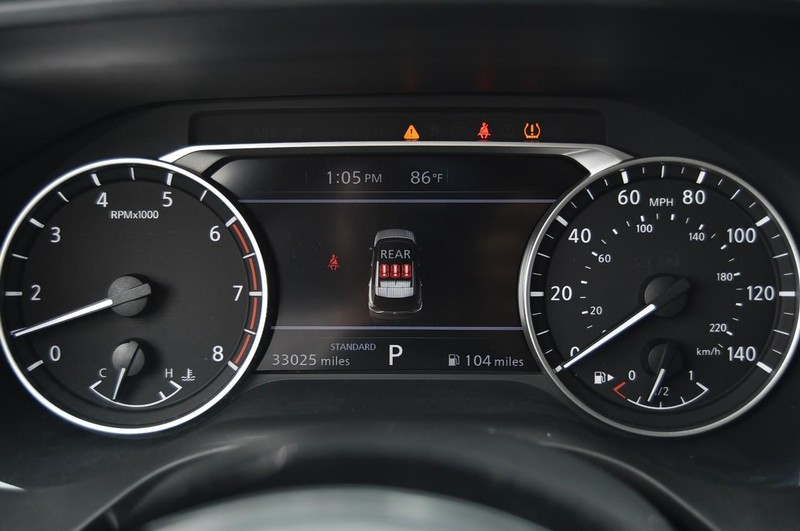 Nissan Rogue Vehicle Image 12