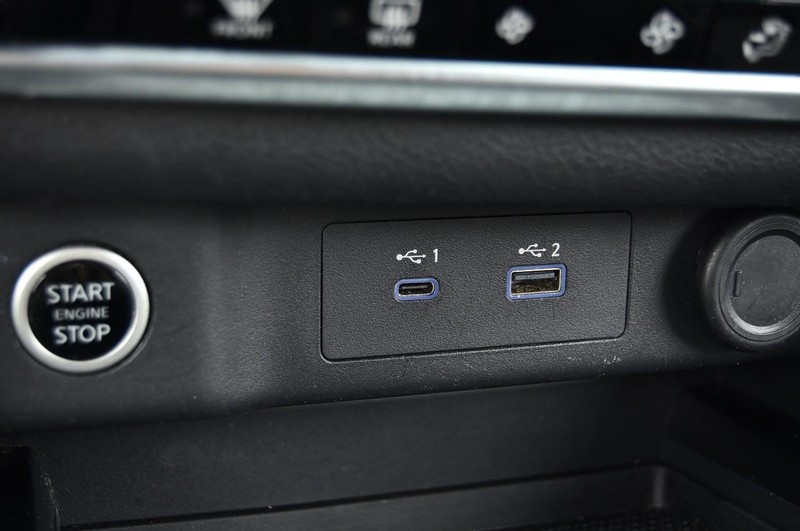 Nissan Rogue Vehicle Image 16