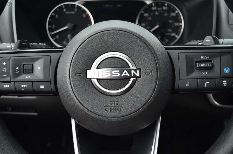 Nissan Rogue Vehicle Image 18