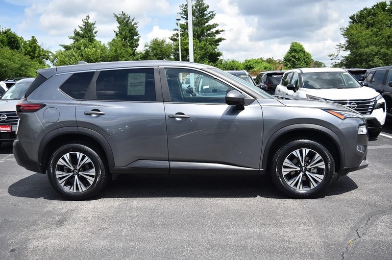 Nissan Rogue Vehicle Image 05