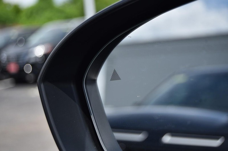 Nissan Rogue Vehicle Image 10