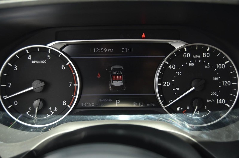 Nissan Rogue Vehicle Image 12