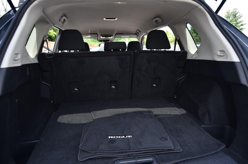 Nissan Rogue Vehicle Image 22