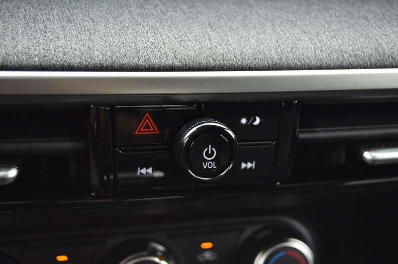 Nissan Kicks Vehicle Full-screen Gallery Image 15