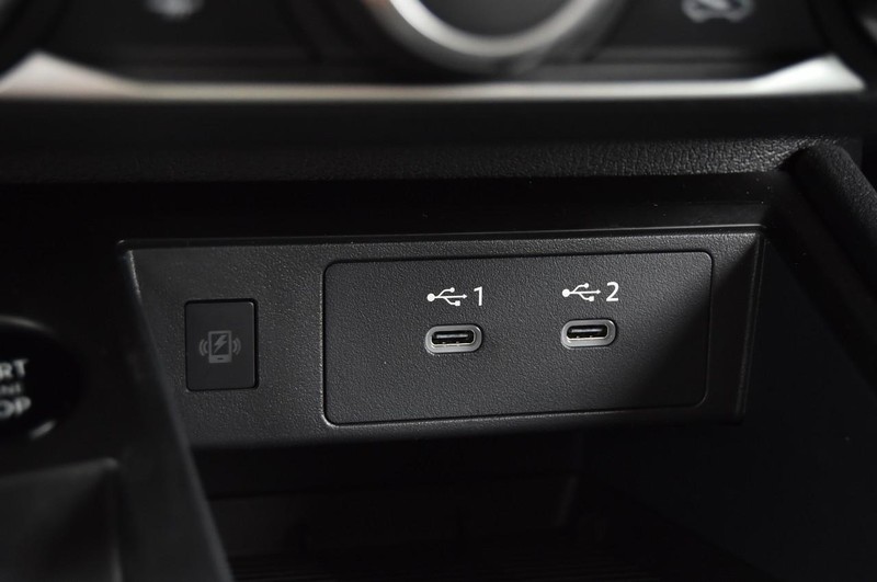 Nissan Kicks Vehicle Full-screen Gallery Image 17