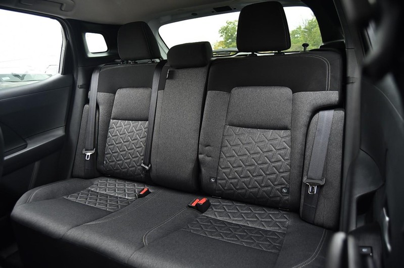 Nissan Kicks Vehicle Full-screen Gallery Image 23