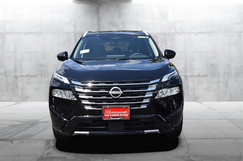 Nissan Rogue Vehicle Image 04