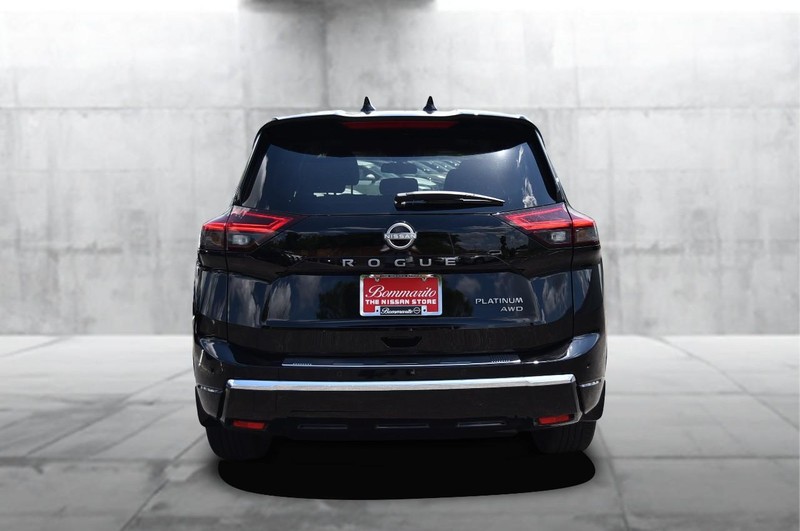 Nissan Rogue Vehicle Image 06