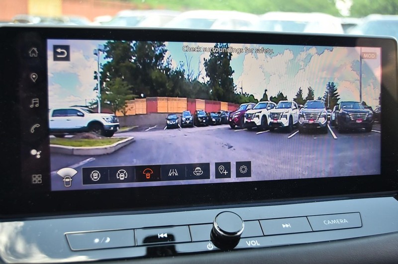 Nissan Rogue Vehicle Image 17