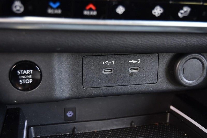 Nissan Rogue Vehicle Image 20