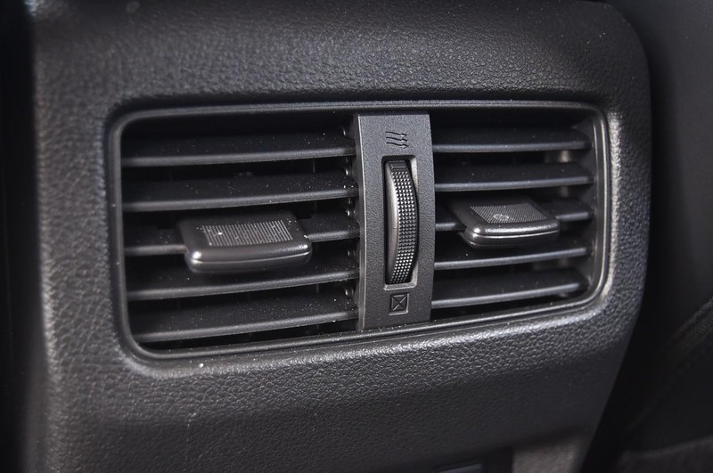 Nissan Rogue Vehicle Image 27