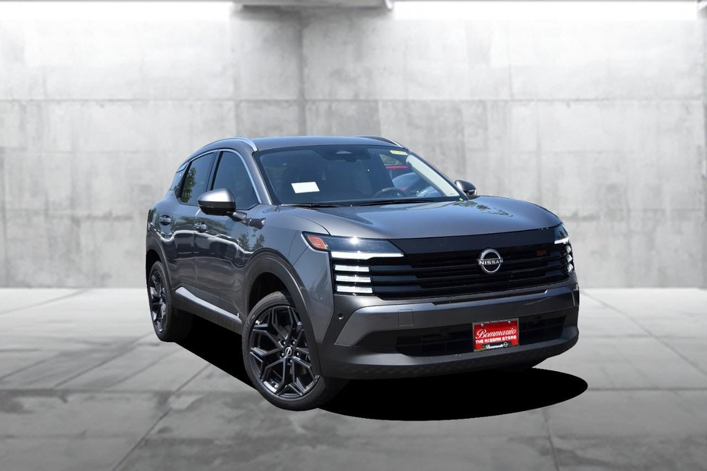 Nissan Kicks Vehicle Image 02