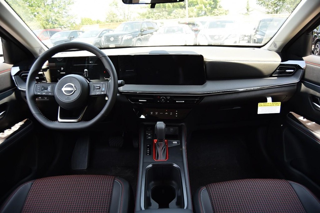 Nissan Kicks Vehicle Image 08