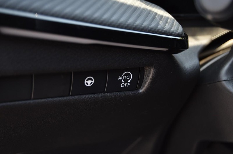 Nissan Kicks Vehicle Image 11