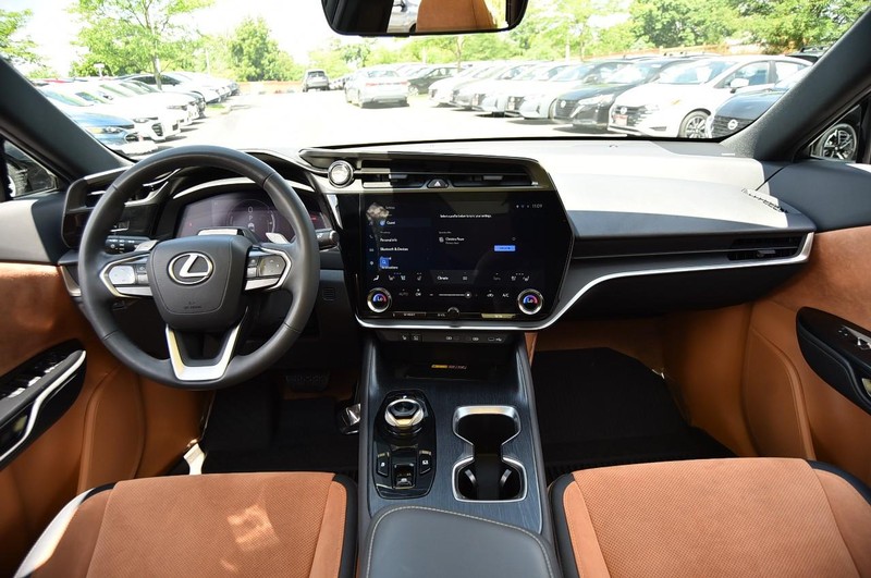 Lexus RZ Vehicle Image 08