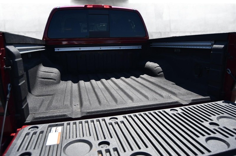 Nissan Frontier Vehicle Image 07