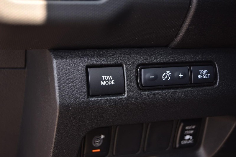 Nissan Frontier Vehicle Image 12