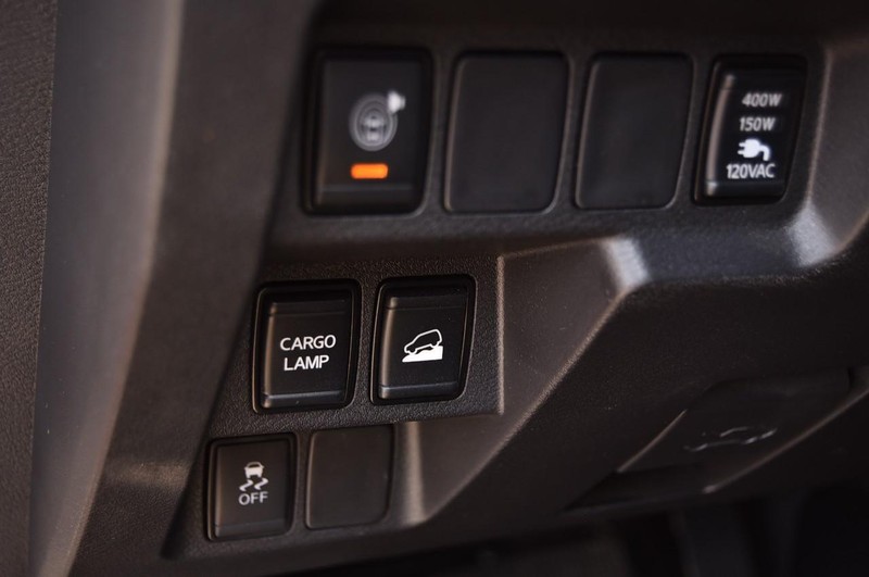 Nissan Frontier Vehicle Image 13