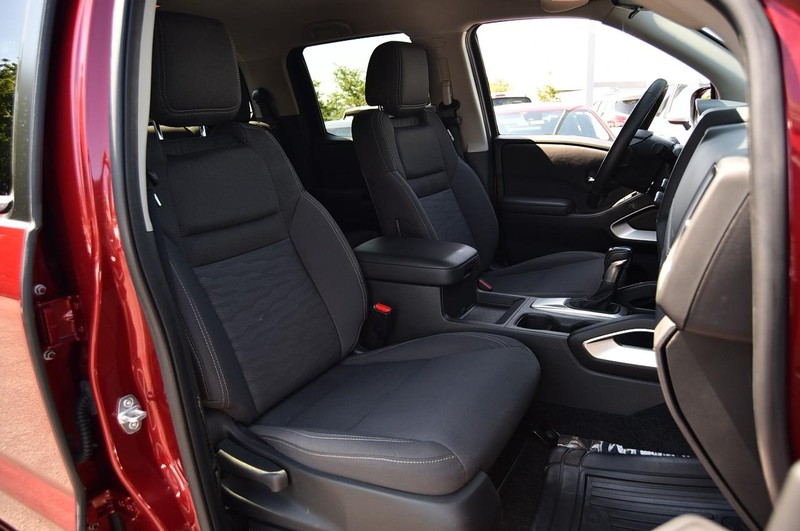 Nissan Frontier Vehicle Image 22