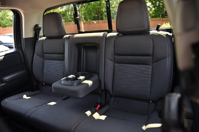 Nissan Frontier Vehicle Image 23