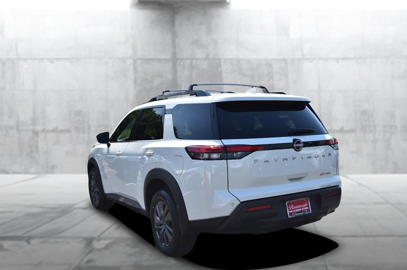 Nissan Pathfinder Vehicle Image 07