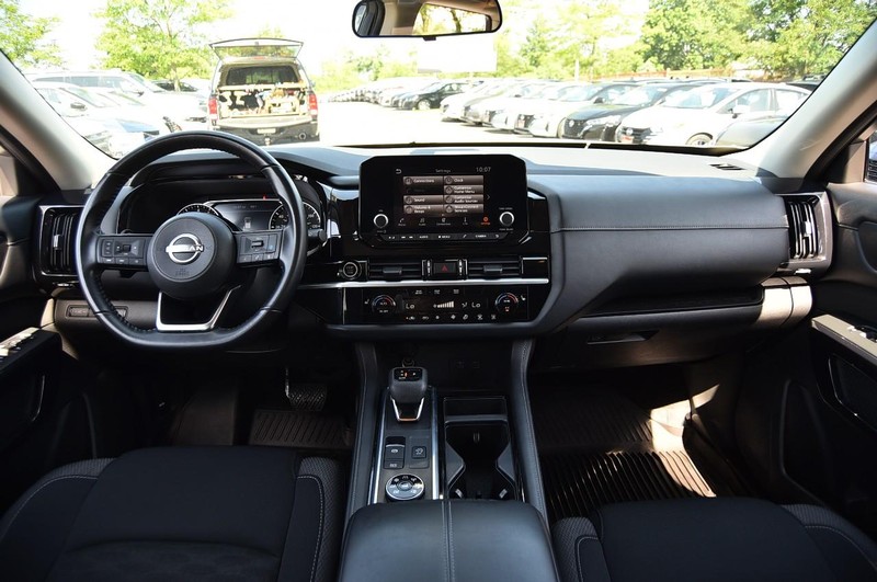 Nissan Pathfinder Vehicle Image 08
