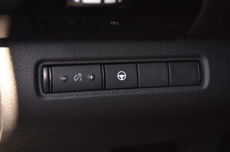Nissan Pathfinder Vehicle Image 11