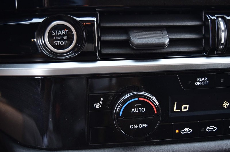 Nissan Pathfinder Vehicle Image 15