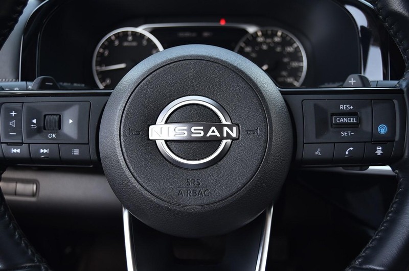 Nissan Pathfinder Vehicle Image 19