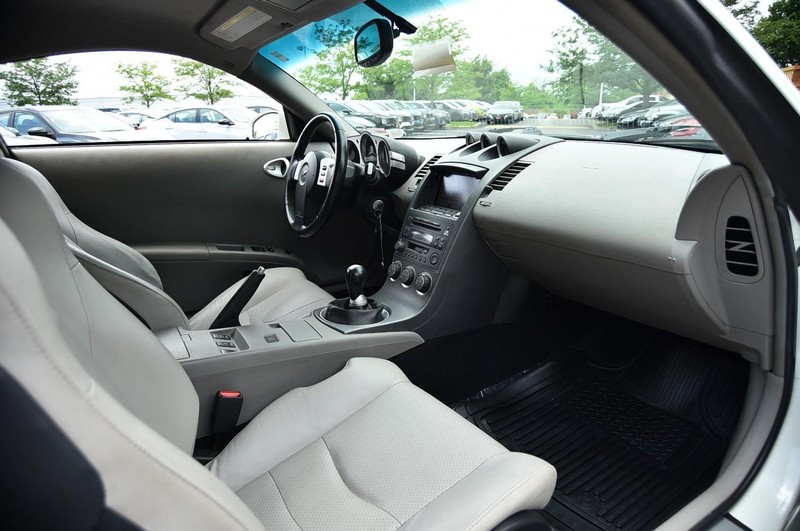 Nissan 350Z Vehicle Image 09
