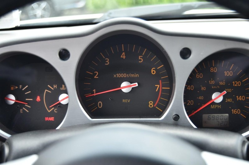 Nissan 350Z Vehicle Image 11