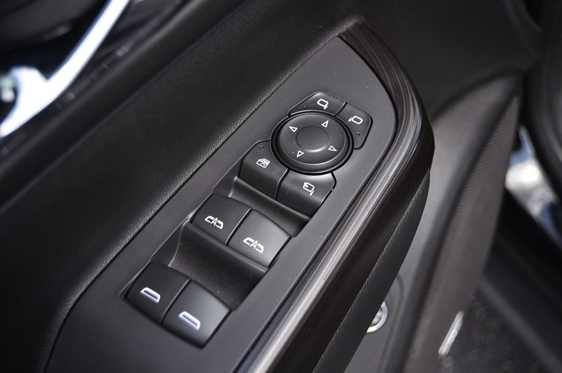 GMC Acadia Vehicle Image 09