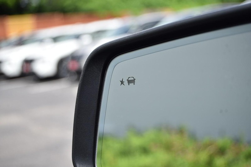 GMC Acadia Vehicle Image 13