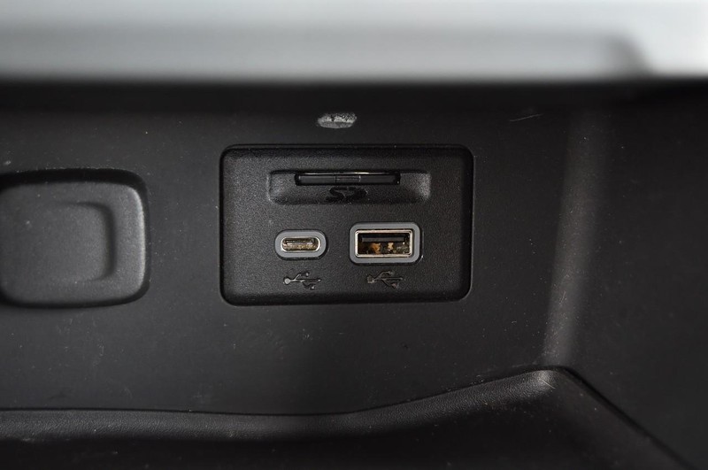 GMC Acadia Vehicle Image 19