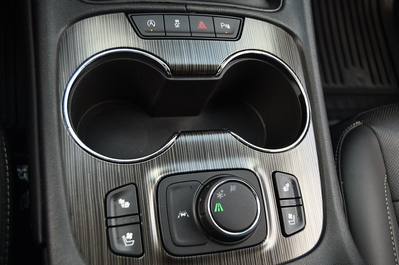 GMC Acadia Vehicle Image 20