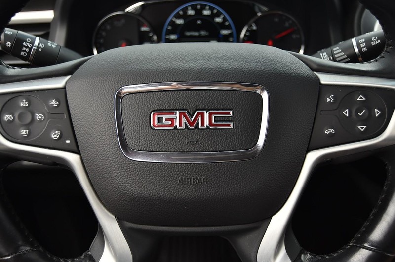 GMC Acadia Vehicle Image 22
