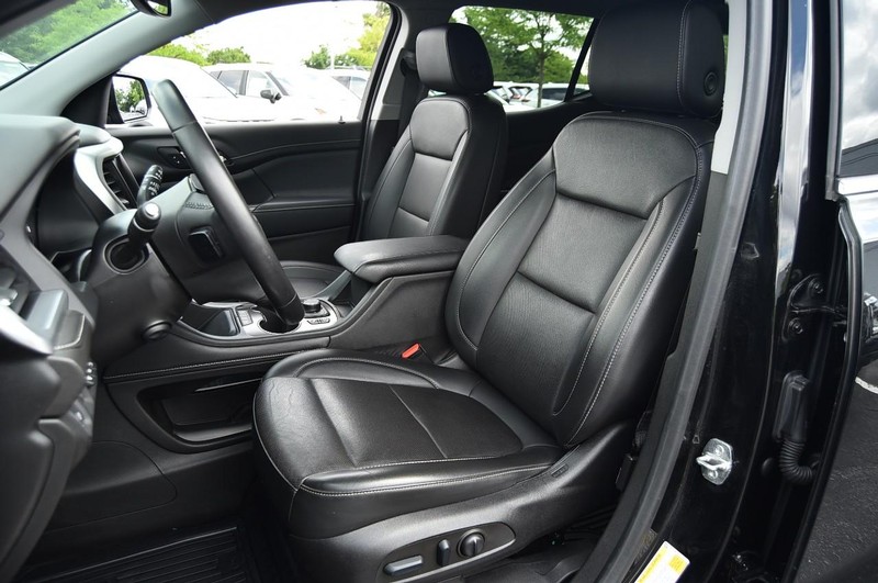 GMC Acadia Vehicle Image 23