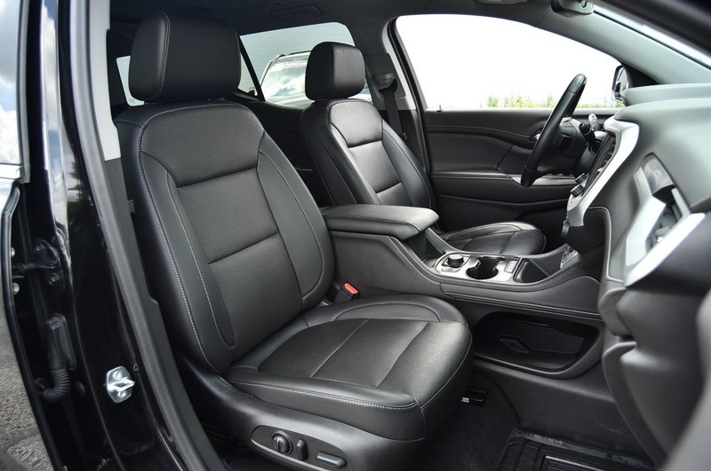 GMC Acadia Vehicle Image 24